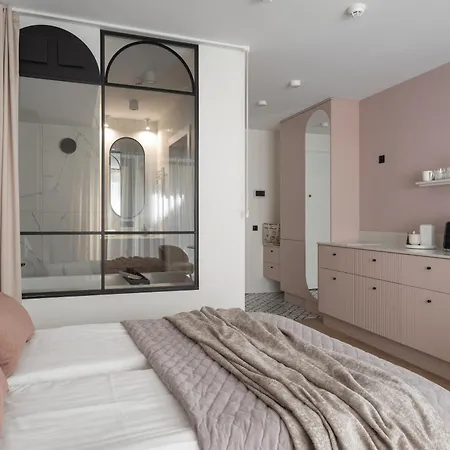 Lägenhet Story With Hydromassage Bath By Lion *