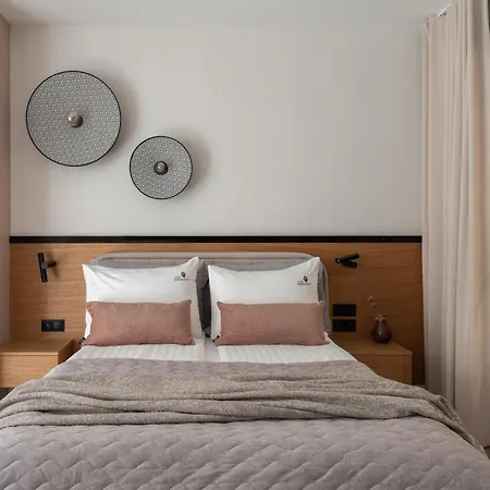 Story With Hydromassage Bath By Lion Sopot